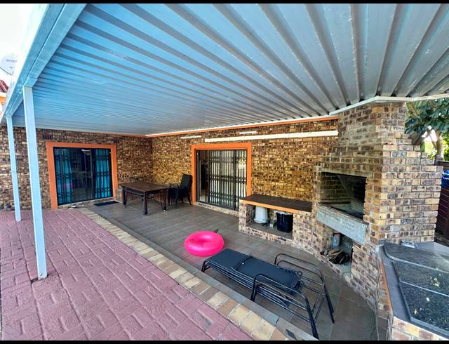 3 BEDROOM HOUSE FOR SALE IN MEER EN SEE